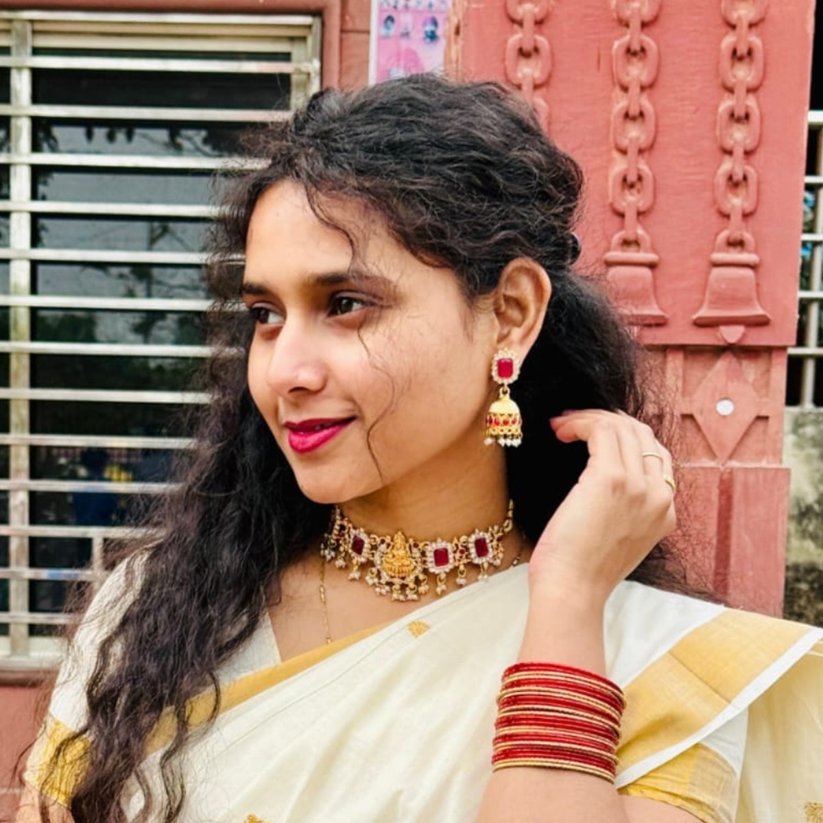 Mansi Manohar Gidde