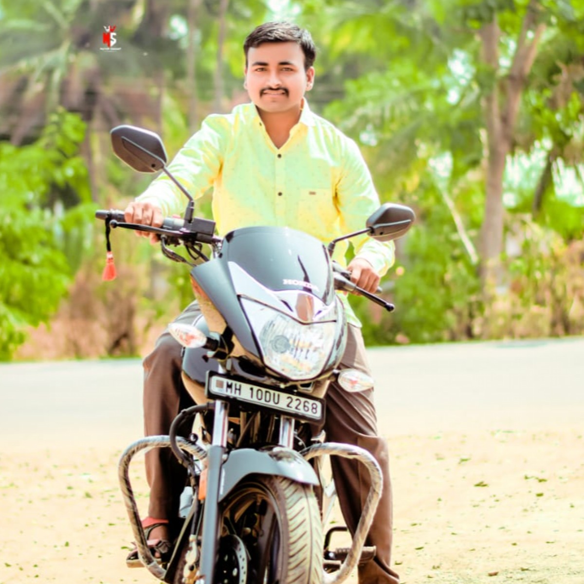 Aniket Lakshman Deshmukh